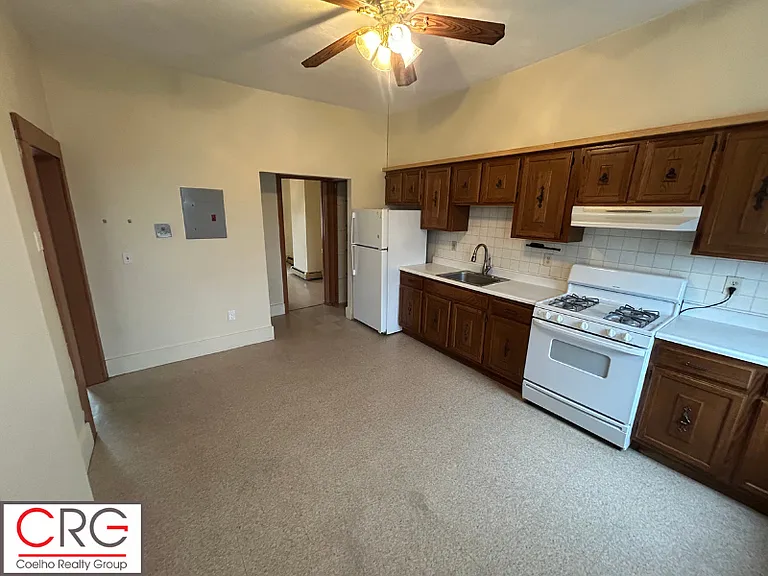 122-A Spring St #3 — Photo 2