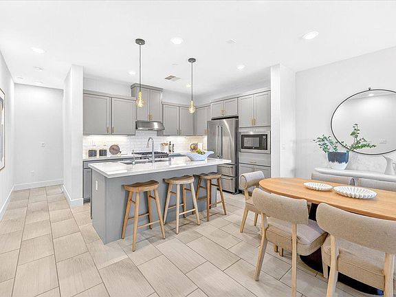 4th image of 1340 Civic Center Dr #4