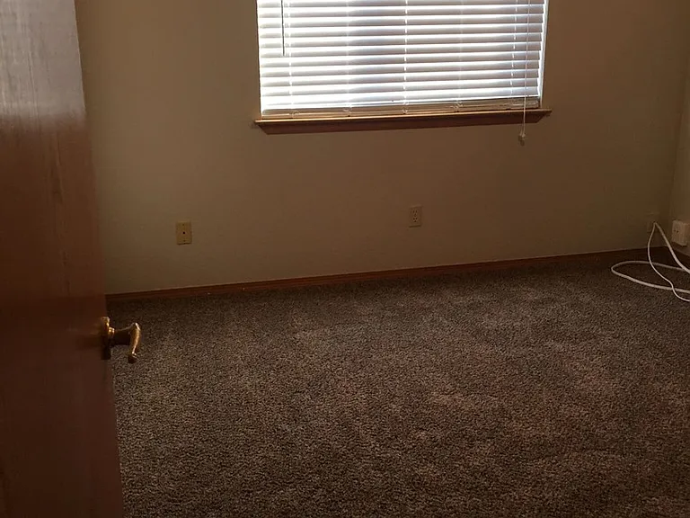 410 E Wilson Ave — Photo 7