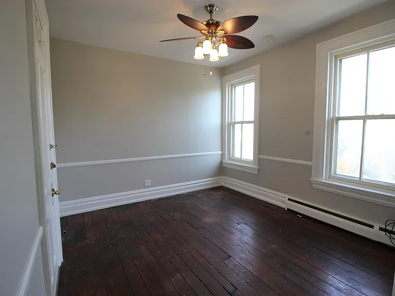 344 Hodgson St #4 — Photo 4