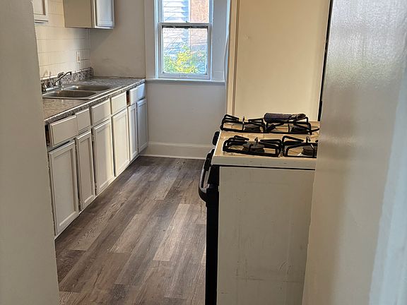 2nd image of 897 E 139th St #1