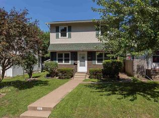 412 39th St, Moline, IL 61265