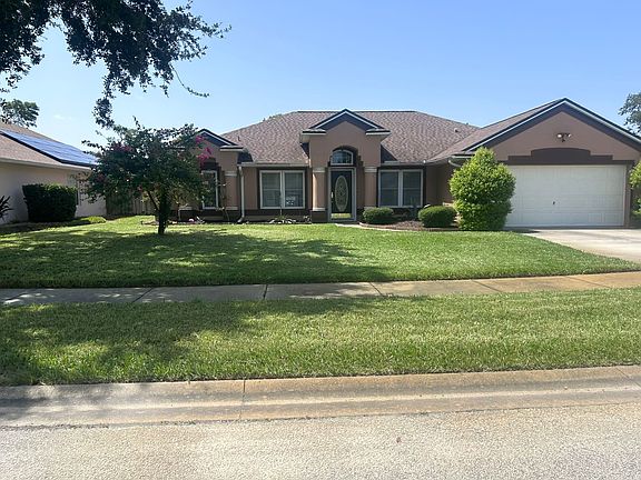 Front and Lawn view