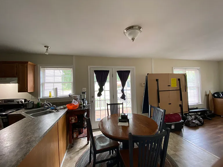 1608 Wallace St — Photo 31