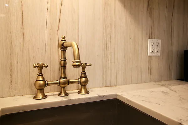 Rented by Hagstrom Management Inc | media 9