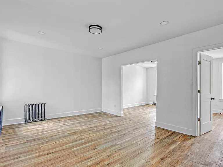 323 Midwood St #2 — Photo 2