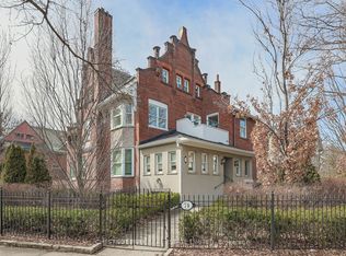 74 South Dr #4, Toronto, ON M4W1R5