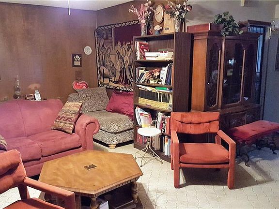 2nd image of 2612 Glen Garden Ave