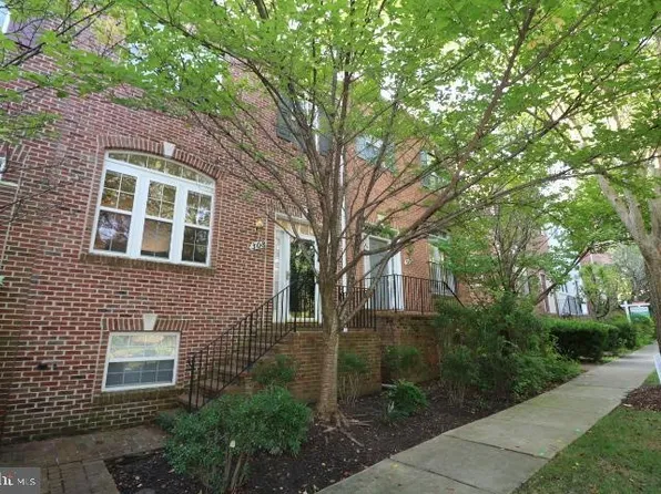 308 Garden View Sq, Rockville, MD 20850