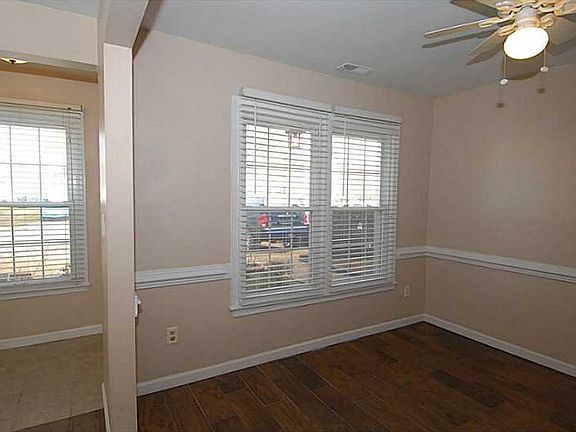 5th image of 3875 Buchanan Dr