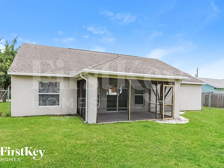 3526 SW Rosardo St — Photo 14
