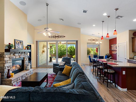 4th image of 1289 ESSEX Way