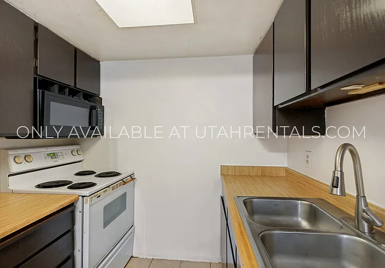 234 W Foxbridge Dr — Photo 6