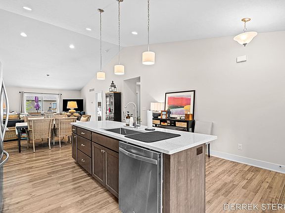 5th image of 2983 Raspberry Ln