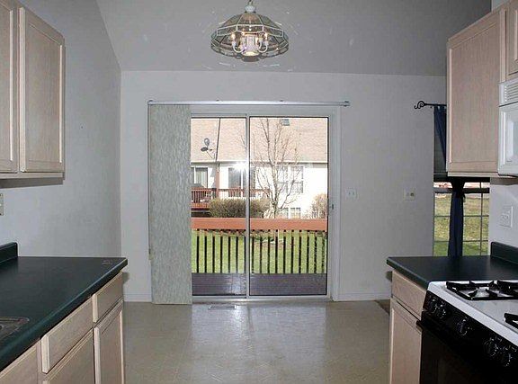 5th image of 11229 Douglas Ave