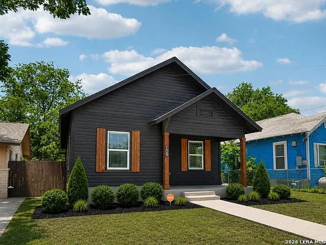 2 bed, 1.5 bath, 878 sqft, $1,650 — Photo 2