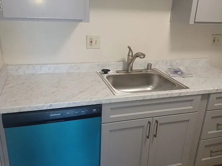 1925 Grande Cir — Photo 2