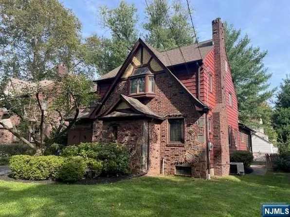 431 Claremont Ave, Teaneck, NJ 07666