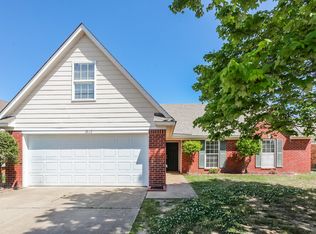 1812 Cherry Creek Dr, Southaven, MS 38671