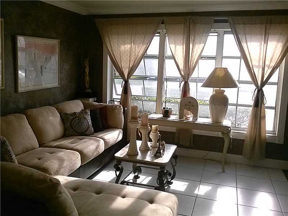 5th image of 4121 NW 8th Ln #4111