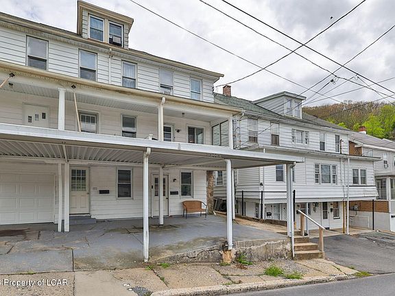3rd image of 101/105 W Ridge St