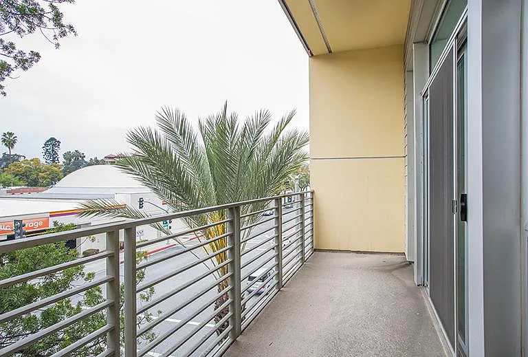 238 S Arroyo Pkwy #312 — Photo 4