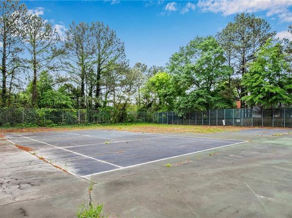 404 Carryback Dr, Marietta, GA 30068