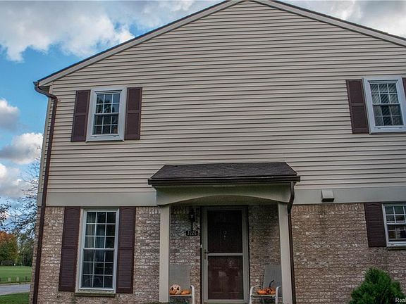 3rd image of 3270 Alpine Dr #25