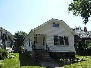 13919 S Wabash Ave photo 1