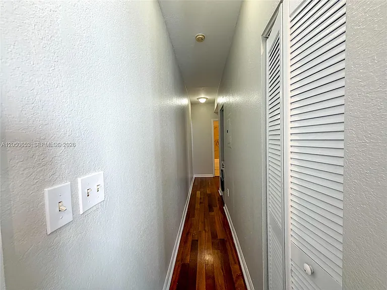 1027 Pennsylvania Ave #303 — Photo 14