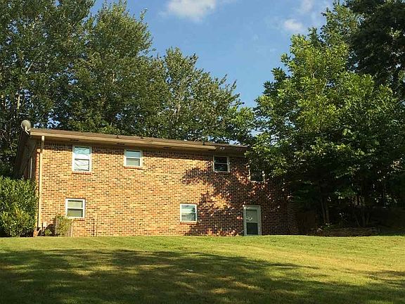 4th image of 3400 Crawford Dr SE