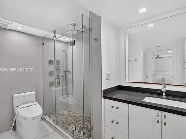 6039 Collins Avenue Cu #1624 — Photo 15