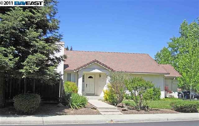 1st image of 899 Dana Cir