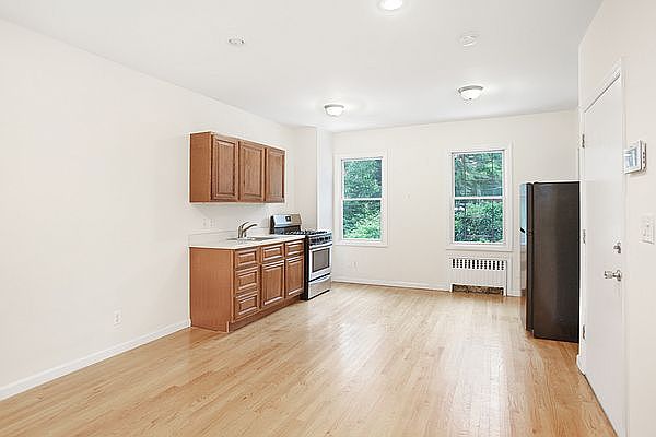 1st image of 683 6th Ave #2L