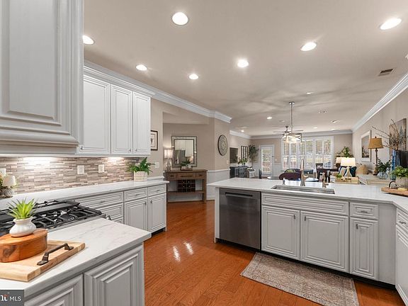 3rd image of 5450 Trevino Dr