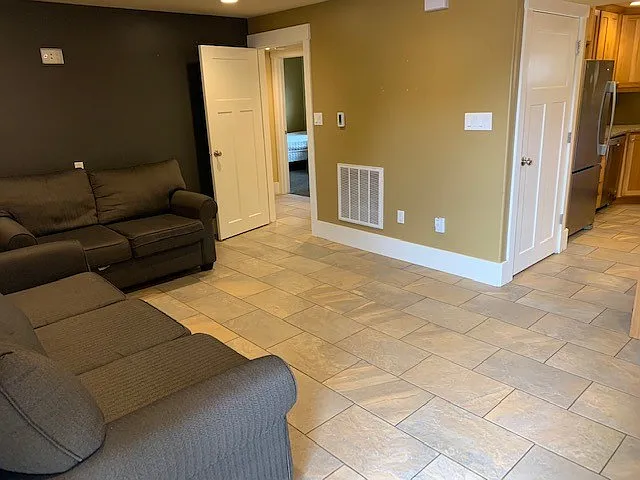 2 bed, 825 sqft, $1,225 — Photo 3