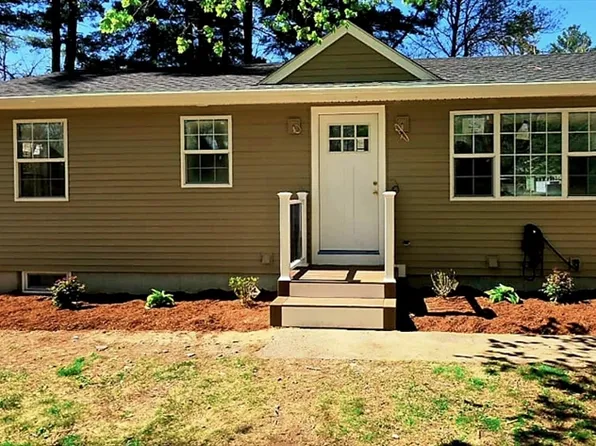 24 Vernon Rd, Medway, MA 02053