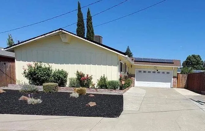 599 Nightingale St photo 1