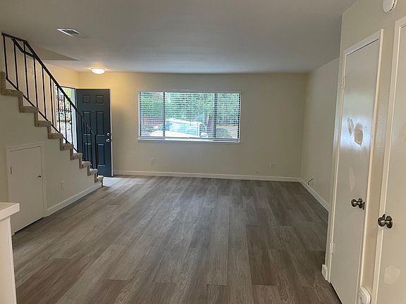 2nd image of 435 Henderson St APT 3