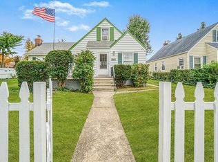 7607 265th St, New Hyde Park, NY 11040