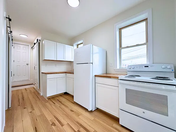 7 Steward St, New London, CT 06320