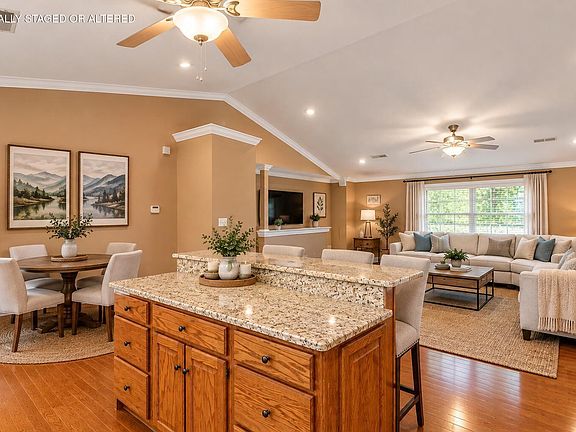5th image of 1729 Spring View Ln