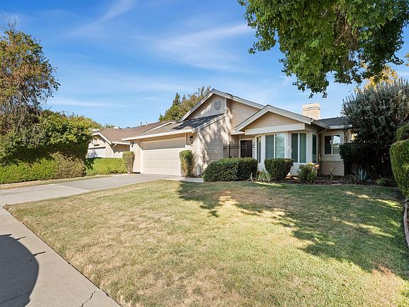 2nd image of 50 Rollingbrook Cir