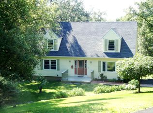 14 Berghoff Dr, Fishkill, NY 12524