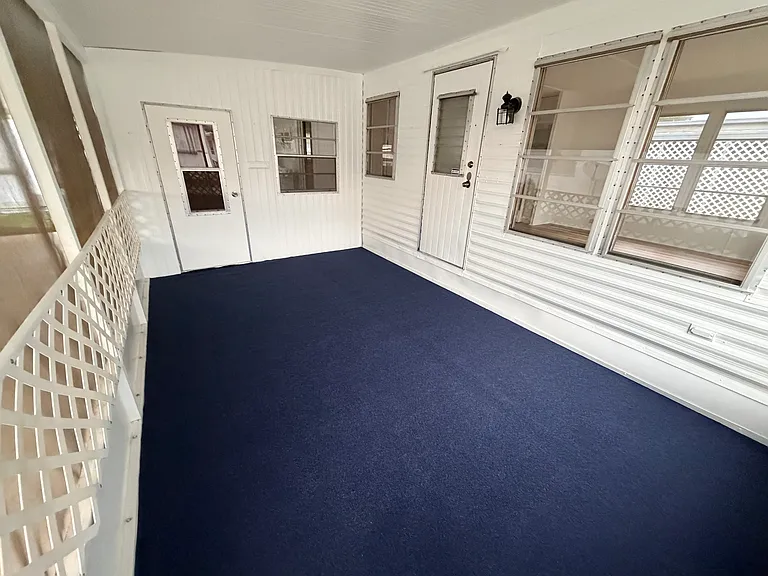 4832 Cottage St — Photo 12