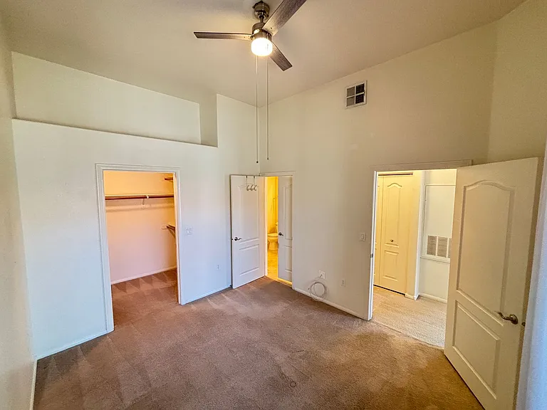 2305 W Horizon Ridge Pkwy #2324 — Photo 16