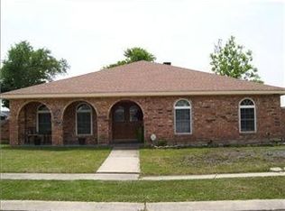 6926 Lake Willow Dr, New Orleans, LA 70126