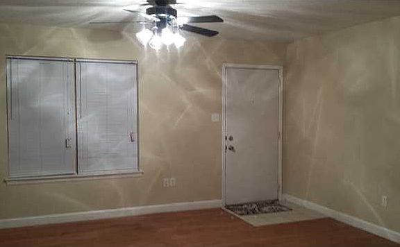 3rd image of 11801 Fieldcrest Ct