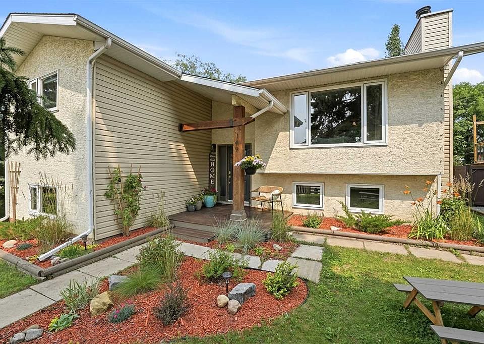 1st image of 149 S McDougall Cres