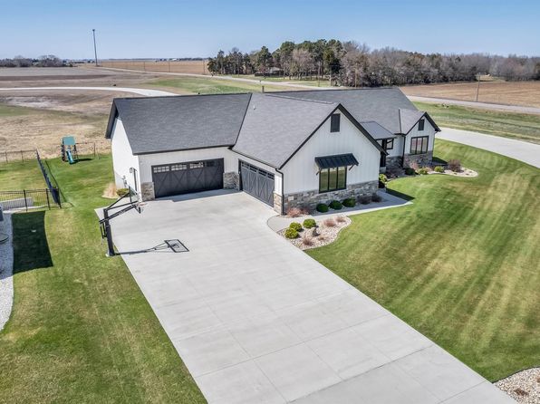 6762 56th St, Columbus, NE 68601